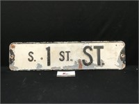 S. 1 ST. ST. Sign