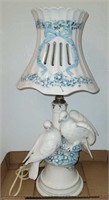 VTG WHITE CERAMIC DOVE LAMP