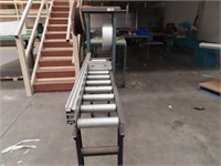Extrusion Dispensing Stand & Conveyor Feed Table