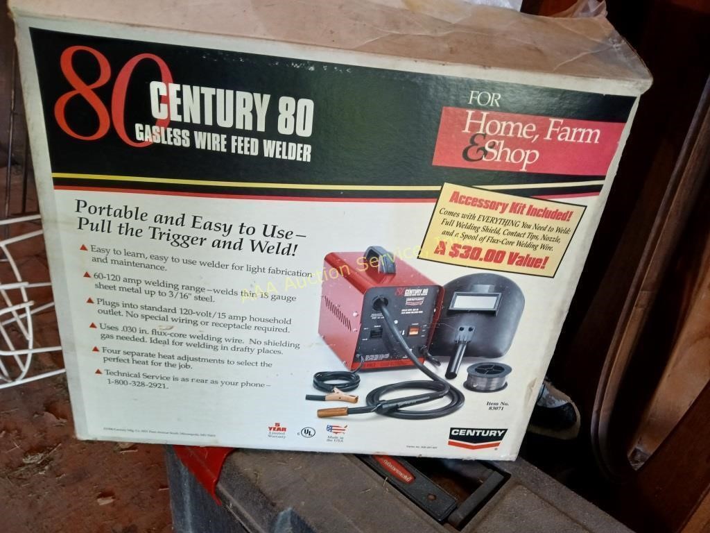 Century Portable Welder 120v, wide welding range