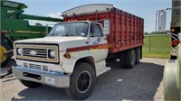 1977 Chevrolet C65 grain truck VUT Row 1,