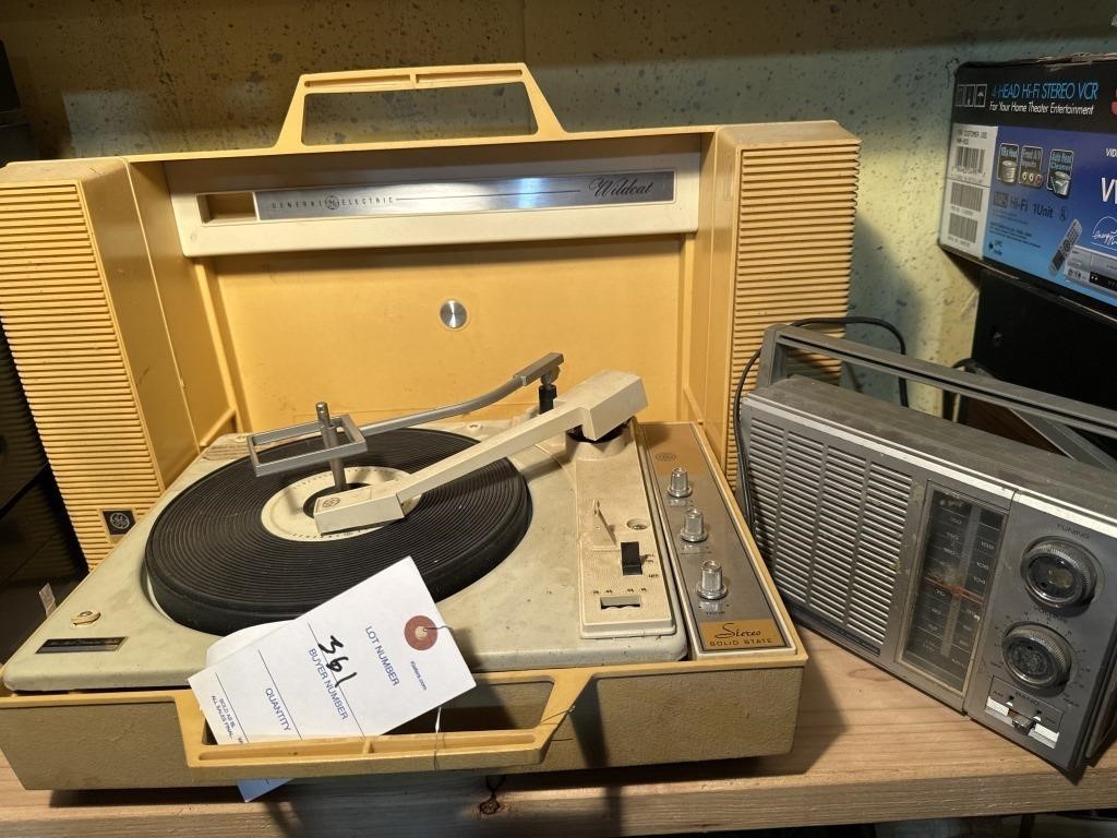 General Electric Wildcat Record Player and Radio