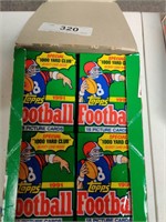 36 Sealed packs 1991 Topps NFL trading cards