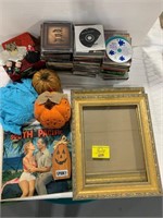 PICTURE FRAME, GROUP OF HALLOWEEN DÉCOR, LARGE