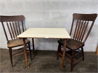 Antique Folding Table with 2 nice antique chairs