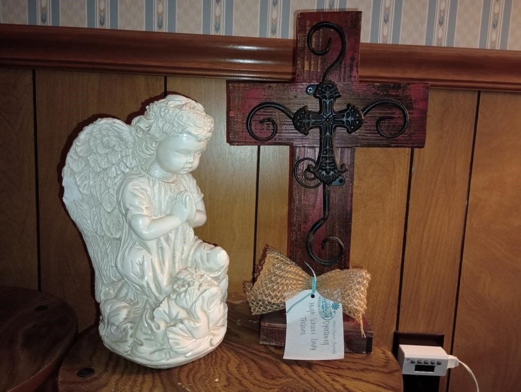 Pretty praying Angel and wooden cross decor