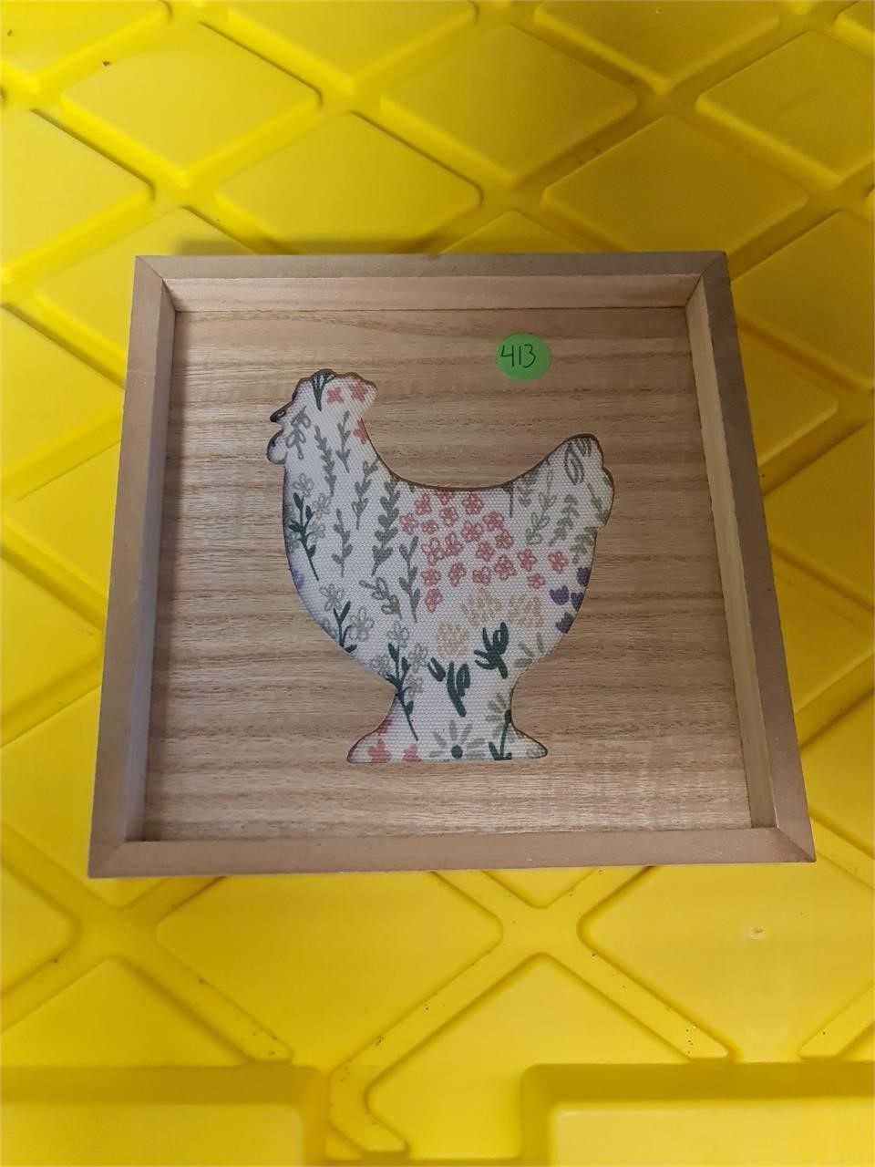 Chicken picture decor
