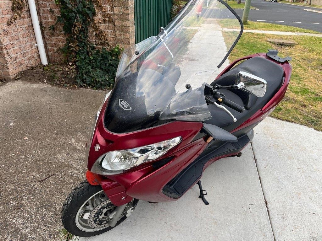 2006 Suzuki Bergmam 400N Step through Scooter