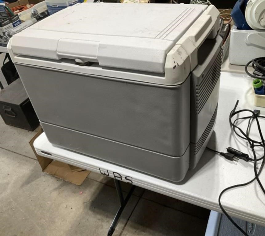 Coleman 12 Volt Cooler, untested