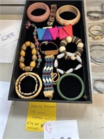 Natural bracelet lot / tray not included
