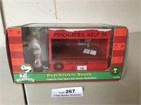 Lionel Peanuts Psychiatric Booth in Box