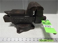 Wilton bench vise; 5" jaw; crack on anvil