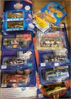 TRAY OF DIE CAST AND HOT WHEELS