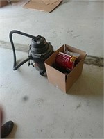 8 gallon shop vac and accessories