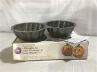 3-D Wilton pumpkin pan