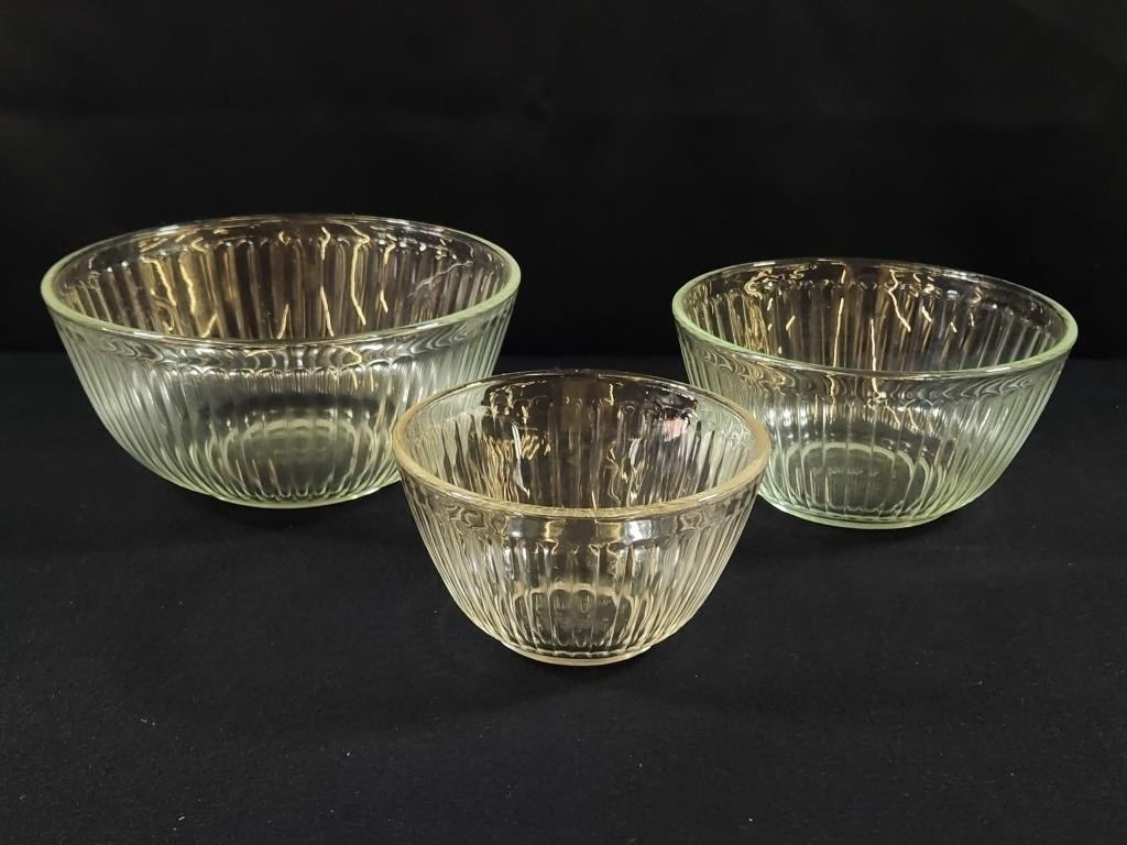 (3) PYREX BOWLS 10-CUP, 6-CUP & 3 CUP