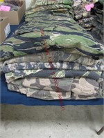 8 mixed collared longsleeve button up camo shirts,