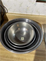 6 Stainless Steel Bowls