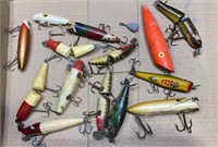 VINTAGE FISHING LURES LOT