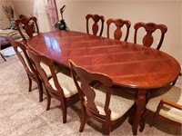 Large Dining Room Table & Chairs