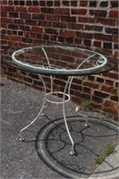 Round Glass top Table w/ metal base