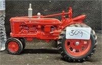 1/16 SCALE FARMALL H DIE CAST TRACTOR