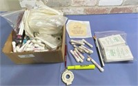 BOX LOT: ADVERTISING ITEMS - PENS, NOTEPADS &