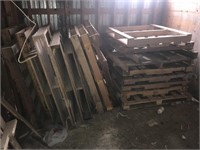 Approx 20 wooden pallets, most in good shape.