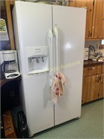 Frigidaire 26 cubic foot SBS Refrigerator