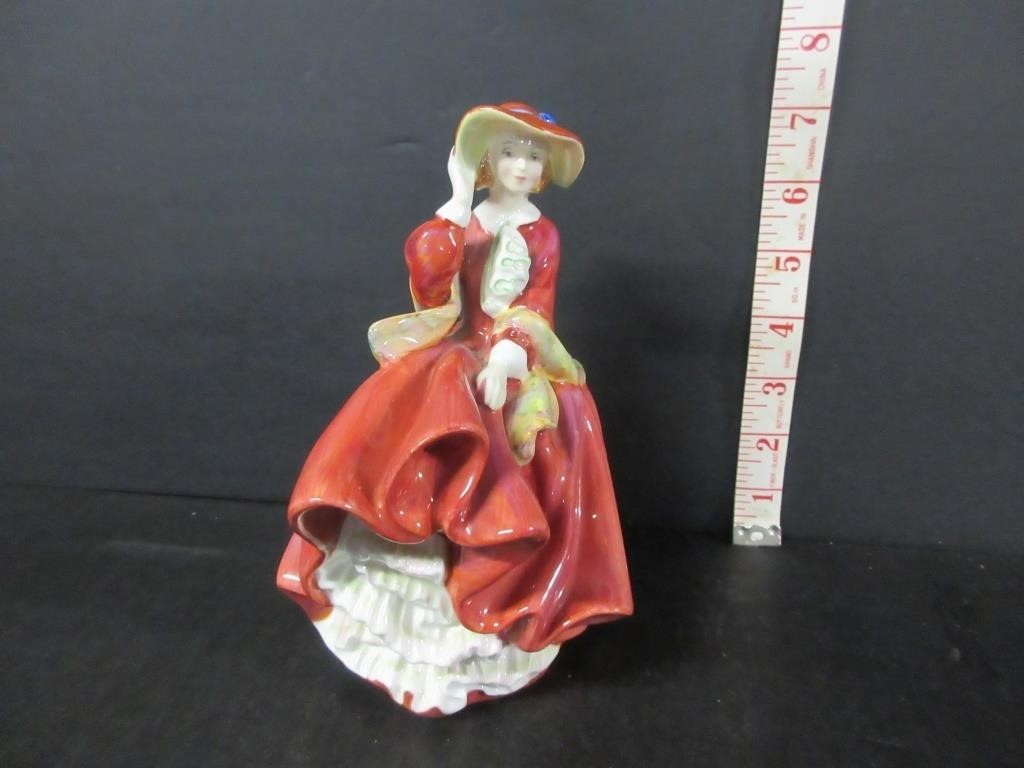 VINTAGE ROYAL DOULTON "TOP OF THE HILL" FIGURINE