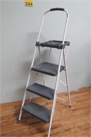 Folding Step Ladder 3 Steps w/ Shelf