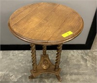 TWISTED LEG ROUND TOP TABLE