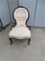 MAHOGANY BUTTONBACK UPHOLSTERED PARLOUR CHAIR