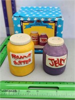 Peanut butter & jelly salt and pepper shaker set