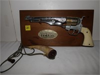 Colt 44 Cap Gun & Powder Horn