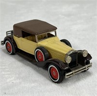 1930 Packard Victoria die-cast with plastic roof