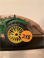 JOHN DEERE TRACTOR DIE CAST