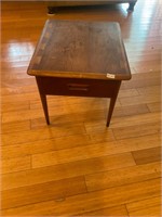 Wood end table with drawer