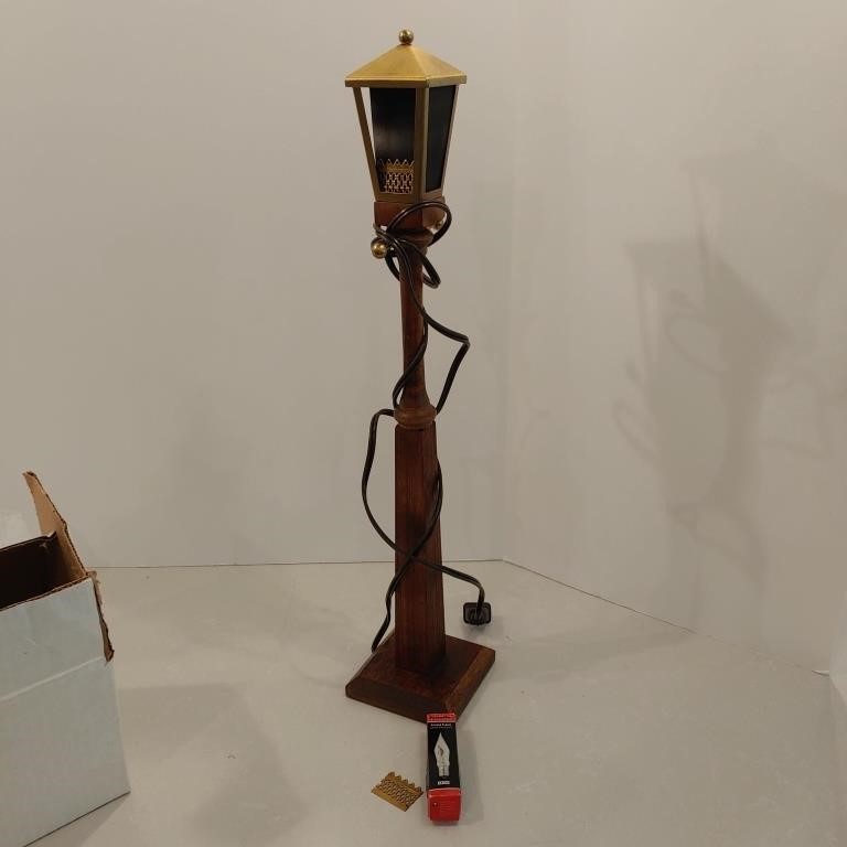 Simpich Lamp Post