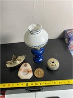 Vintage lamp and collectable lot