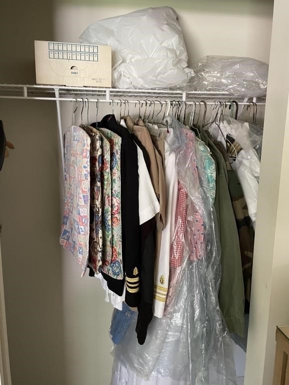 Right side of clothes closet
