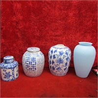(4)Chinese porcelain vases w/ lids.