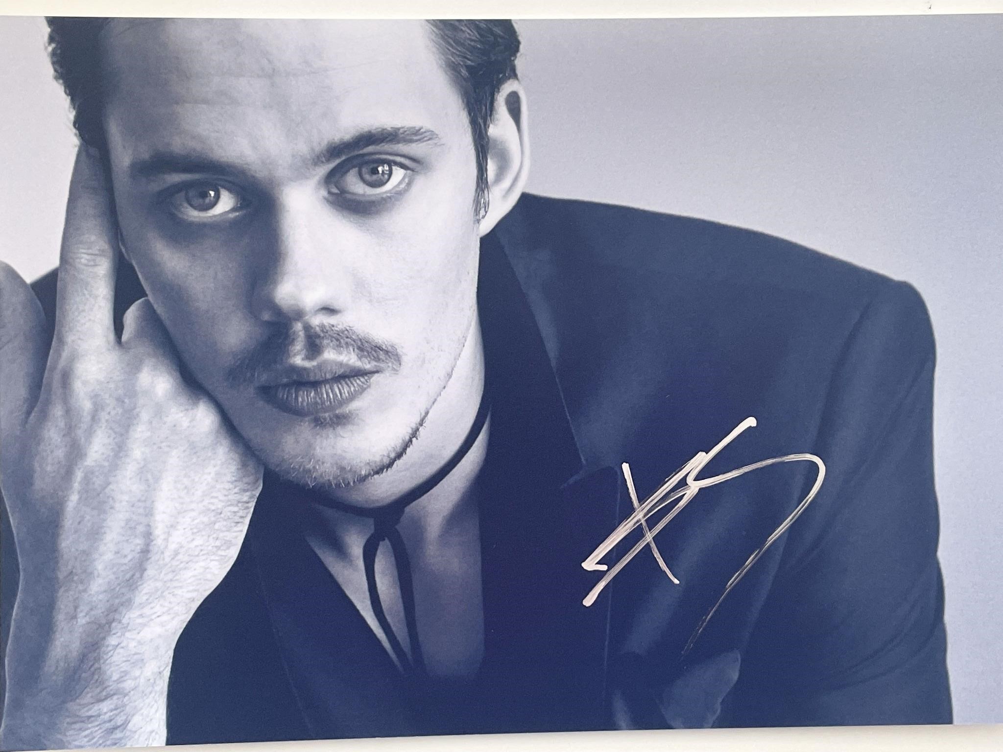 Bill Skarsgård signed photo