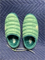 BLUE NORTHFACE SLIPPERS SZ. 9 ***APPEARS NEW, MAY