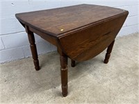 Vtg. Chestnut Drop Leaf Ext. Table