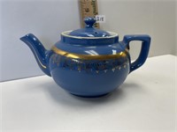 HULL POTTERY D HANDLE BLUE WITH GOLD TRIM TEAPOT