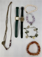Lot with necklace, watches and bracelets