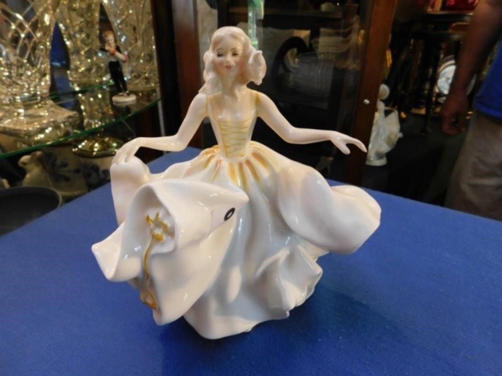 Royal Doulton Figure - Sweet Seventeen HN2734