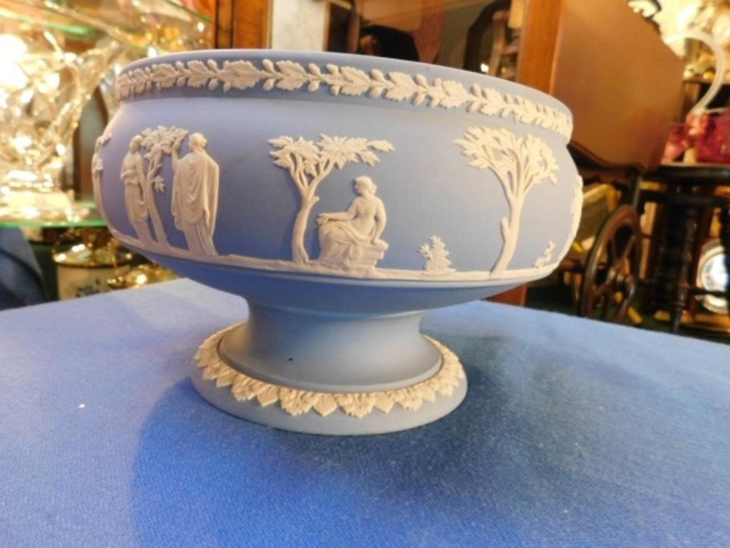 Wedgwood Centre Bowl - 5" H, 8" D