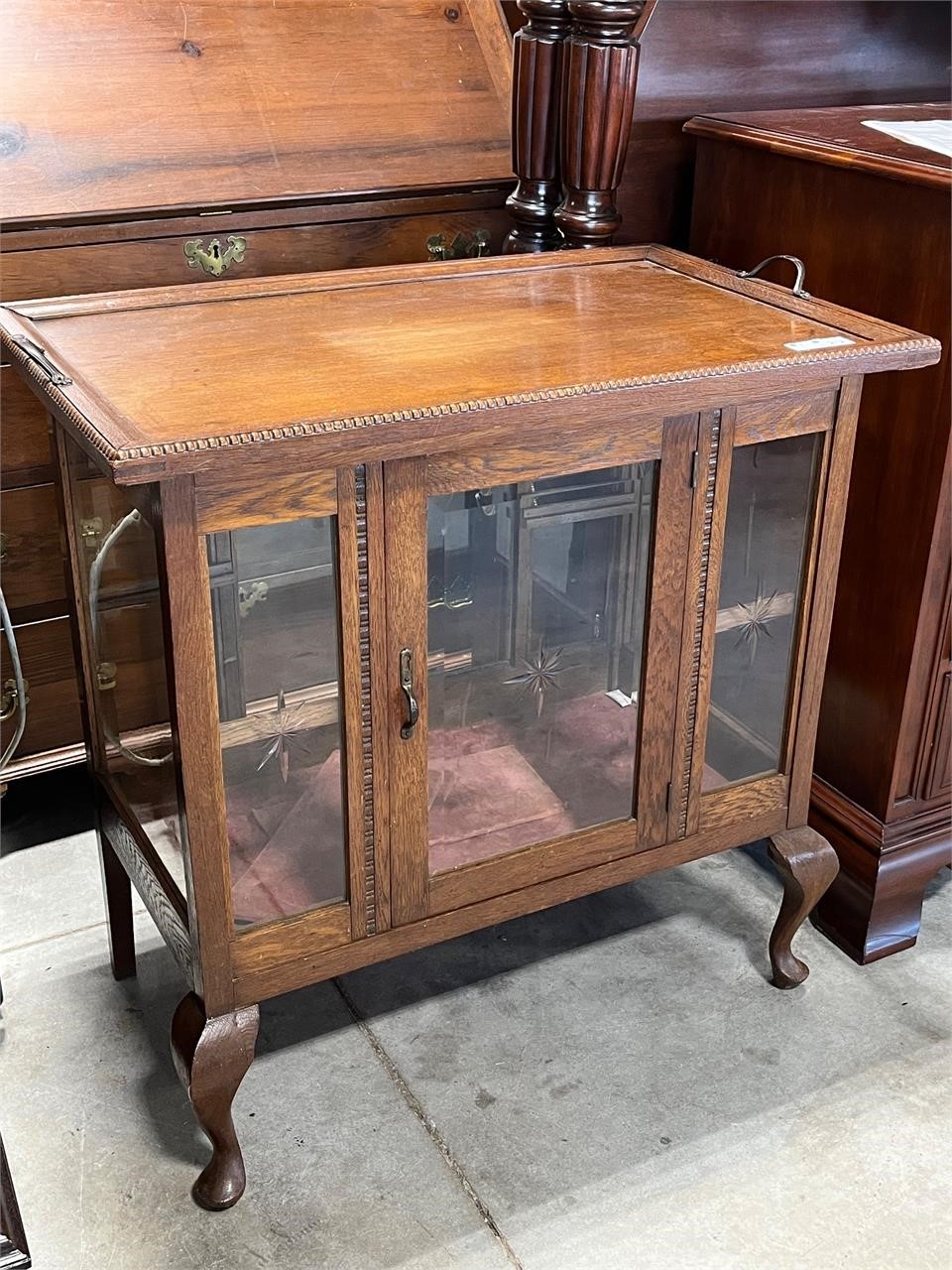 Small Oak Curio Cabinet w/ Serving Tray Top